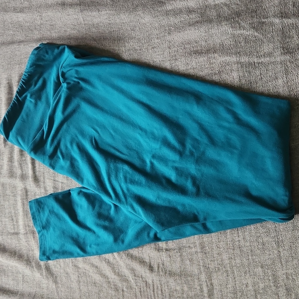 LulaRoe Teal Tall & Curvy Leggings